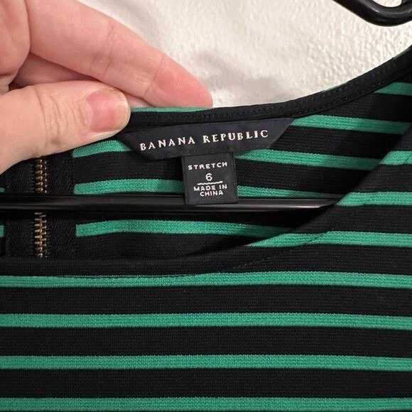 Banana Republic Green Striped Stretch Career Work Top - Size 6 - Picture 3 of 4